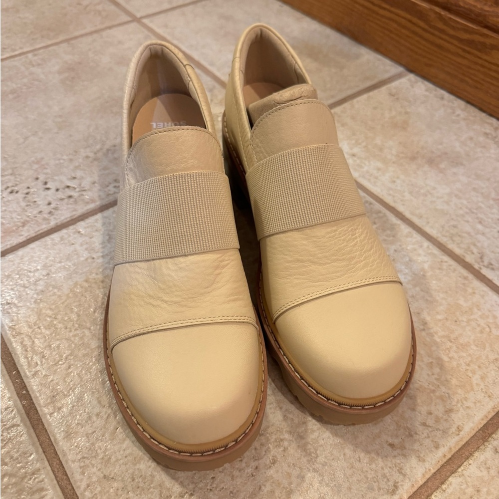 sorel joan now loafer